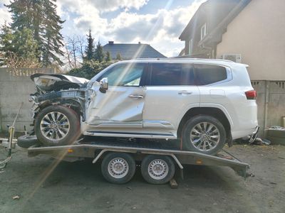 Toyota land Cruiser 300
