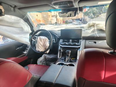 Toyota land Cruiser 300
